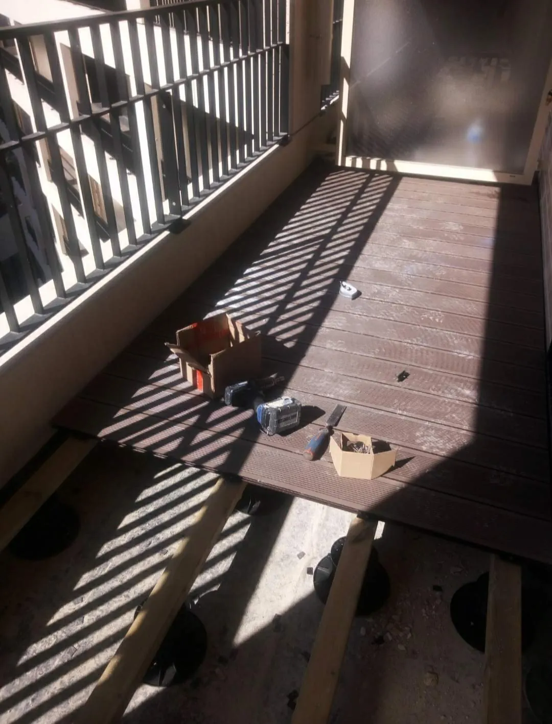 Pose parquet terrasse - Réalisation professionnelle par Mur Sol