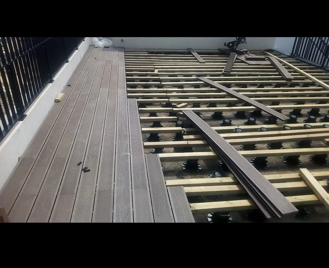 Terrasse bois moderne - Réalisation professionnelle par Mur Sol